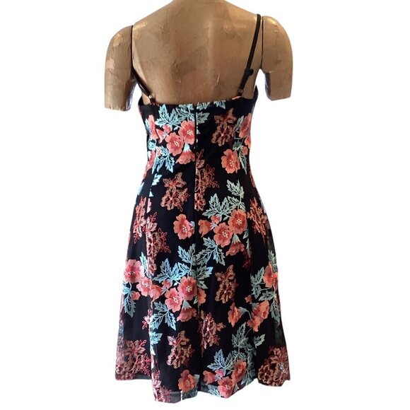 Guess Womens Sz 6 Embroidered Fit and Flare Mesh Dress 310F - Picture 7 of 11